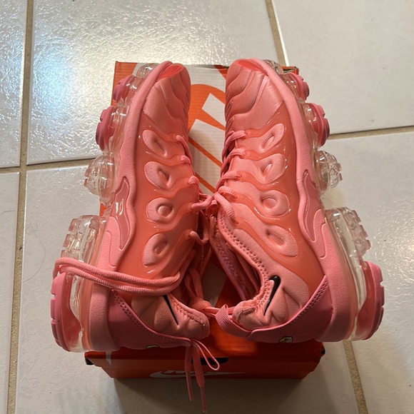 Nike Air VAPORMAX PLUS - Picture 3 of 4